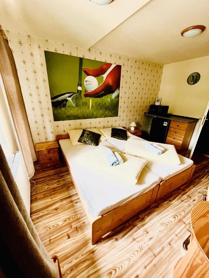 Jested Golf Restaurace A Penzion Svetla pod Jestedem Extérieur photo